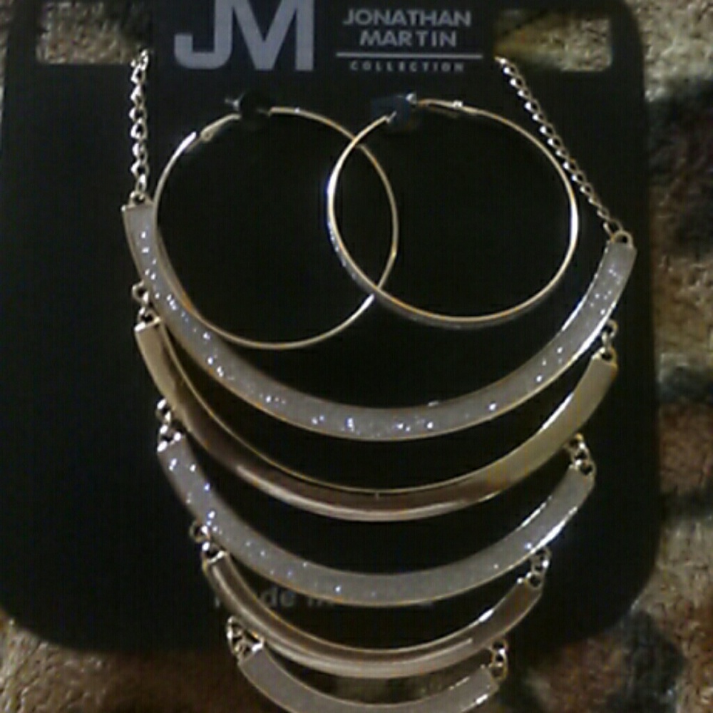 🌻Johnathan martin collection necklace (only,)
